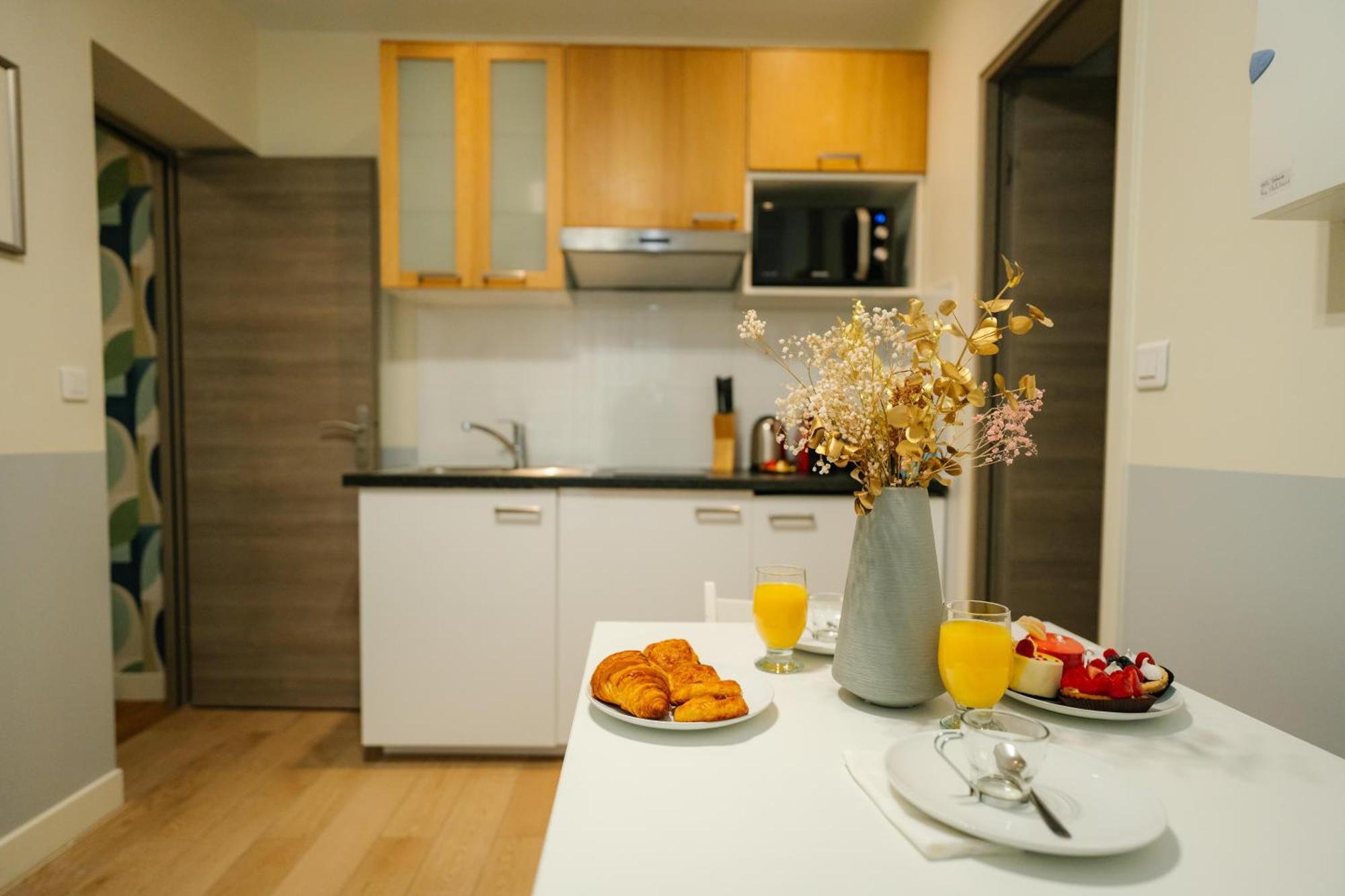 Apartment Parisian Elegance Wood Near Bastille And Marais Paris